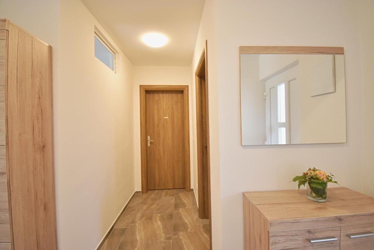 Apartmani Solis Vir Exteriör bild